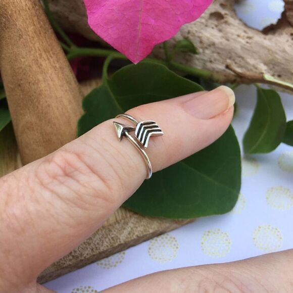 Sterling Silver Wrap Around Arrow Toe Ring Midi Ring - Picture 5 of 5